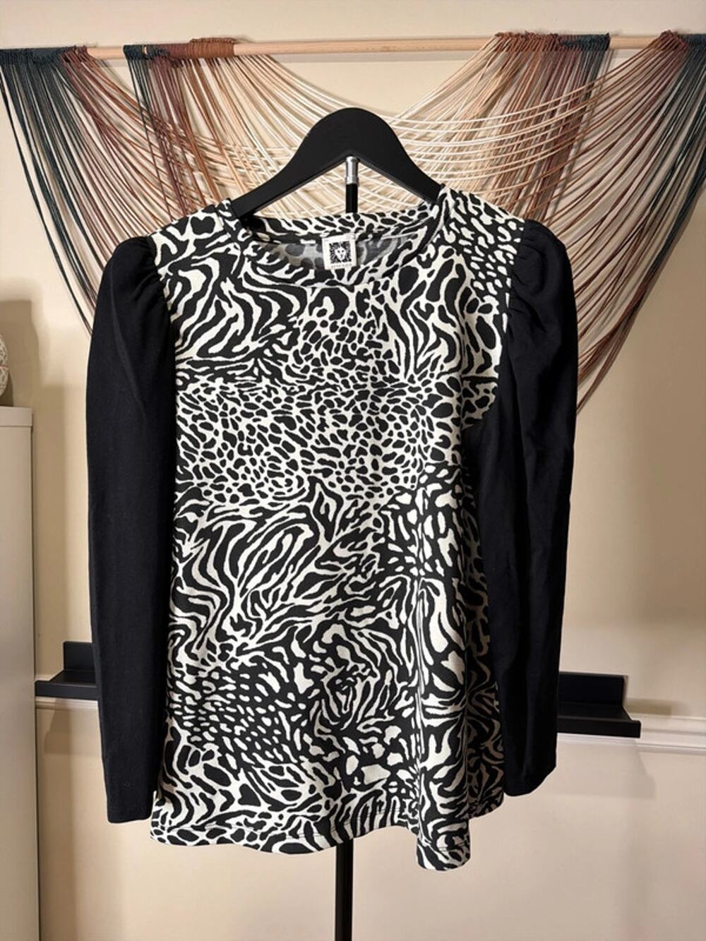 3 for $9 Anne Klein animal print black-and-white top long sleeve M 3134